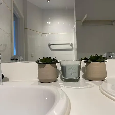 Ruim Met Lift En Gratis Parking Apartamento *